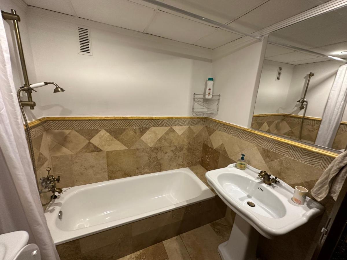 Apartamento En El Centro A Dos Minutos De La Playa Fuengirola Exterior foto